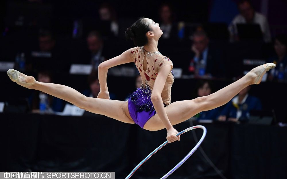 迷你罗随葡萄牙U16夺冠，乔治娜分享观战视频：妈妈为你骄傲